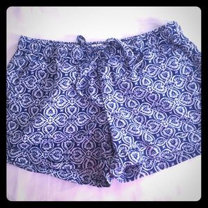 🐳Vineyard vines cuffed shorts S